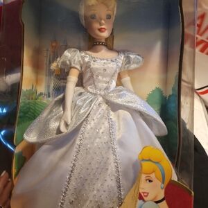 Cinderella Porcelain Keepsake Doll – Brass Key Collectibles
